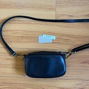 Madewell the Leather Carabiner Mini Crossbody Bag in Black Leather